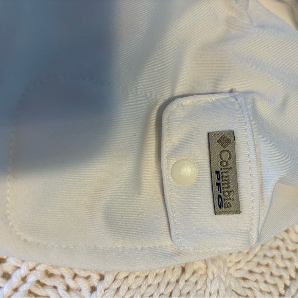 Columbia PFG hoodie. White, Size M. Drawstring cinch on waist. - Picture 6 of 9